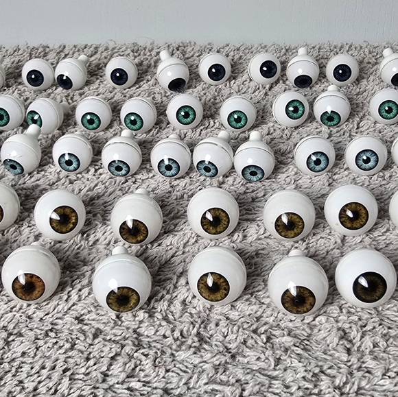Vintage Lot Of Glastic Realistic Doll /Animal Eyes - Picture 1 of 7